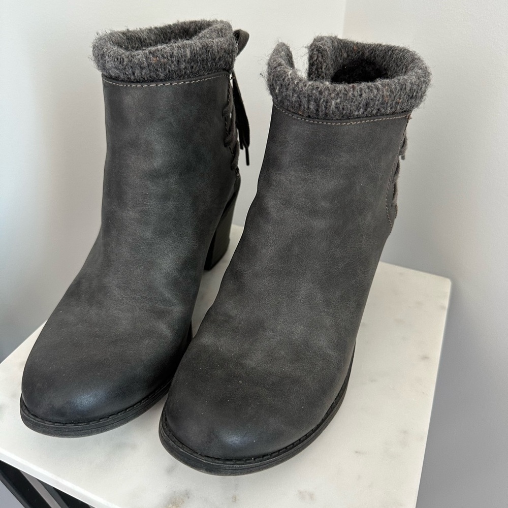 Roxy Gray heeled Boots Women Size 8
